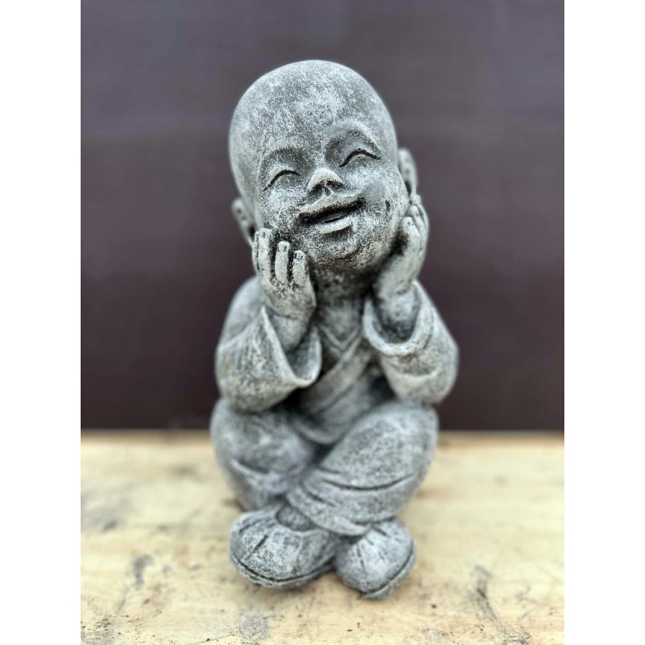 Ülő gyerek szerzetes (szürke) 28cm
