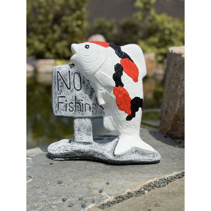 No Fishing szobor (színes)